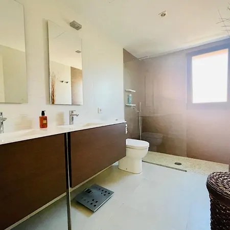 Camomilla 43, 빌라 *